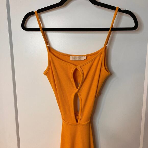 Meshki Mustard Women's Abbey Midi Cut Out Dress Size XS - Picture 4 of 8